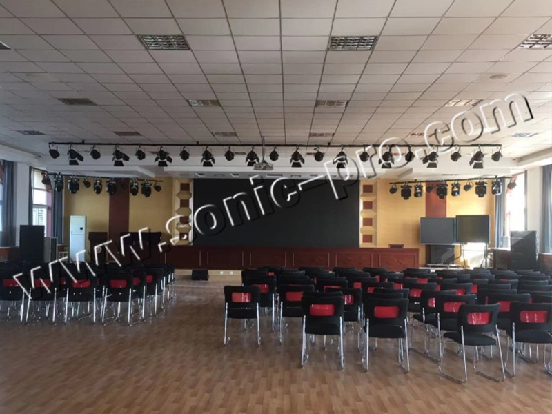 ⼭东省青岛第三⼗中学舞蹈教室